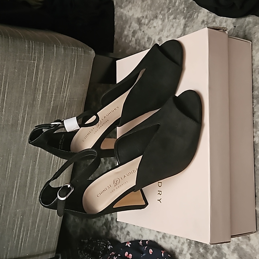 NEW Chinese Laundry Black Suede Heels